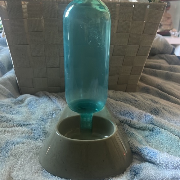 infinity water bowl for a reptile tank, but could be used for any small animal. - Picture 2 of 2